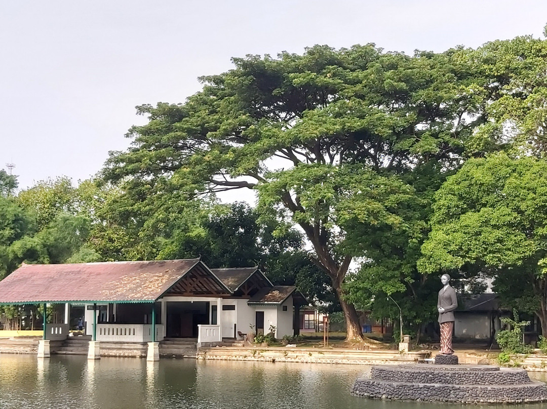 Balekambang Park景点图片