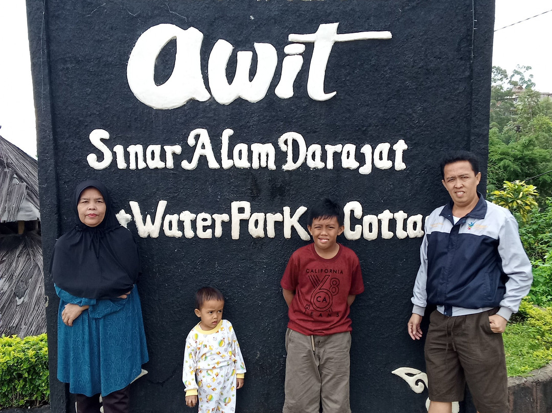 Awit Sinar Alam Darajat