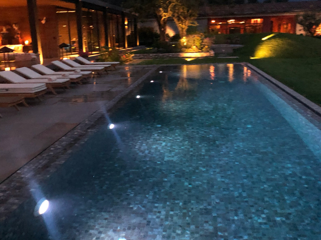 太阳与月亮山林小屋主图