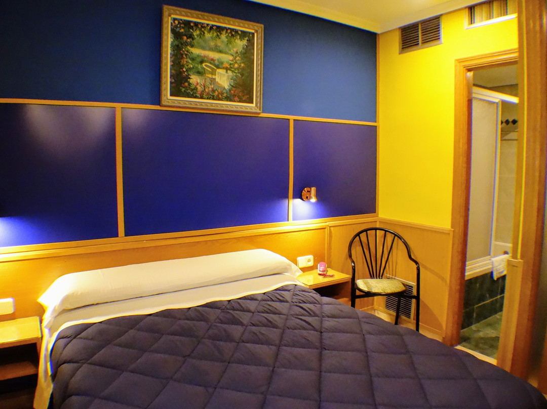 Trípolis Toledo Hostal主图