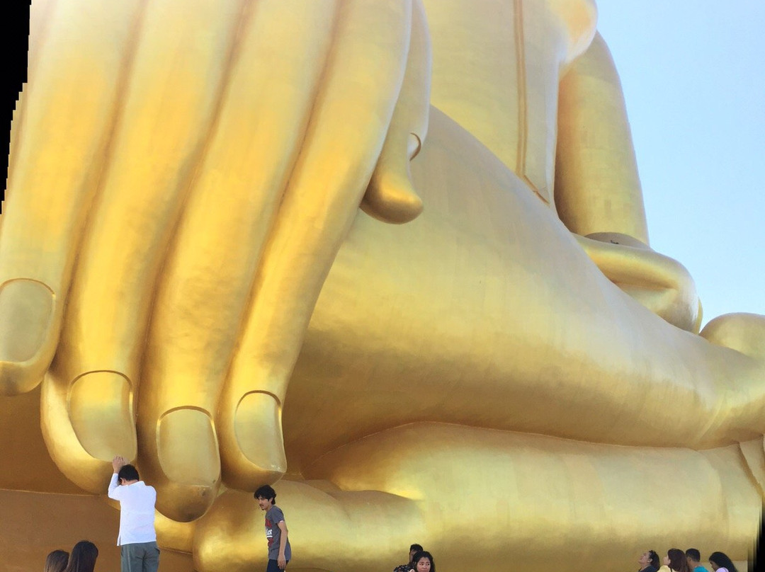 Ang Thong Provincial City Pillar Shrine-红统必去景点