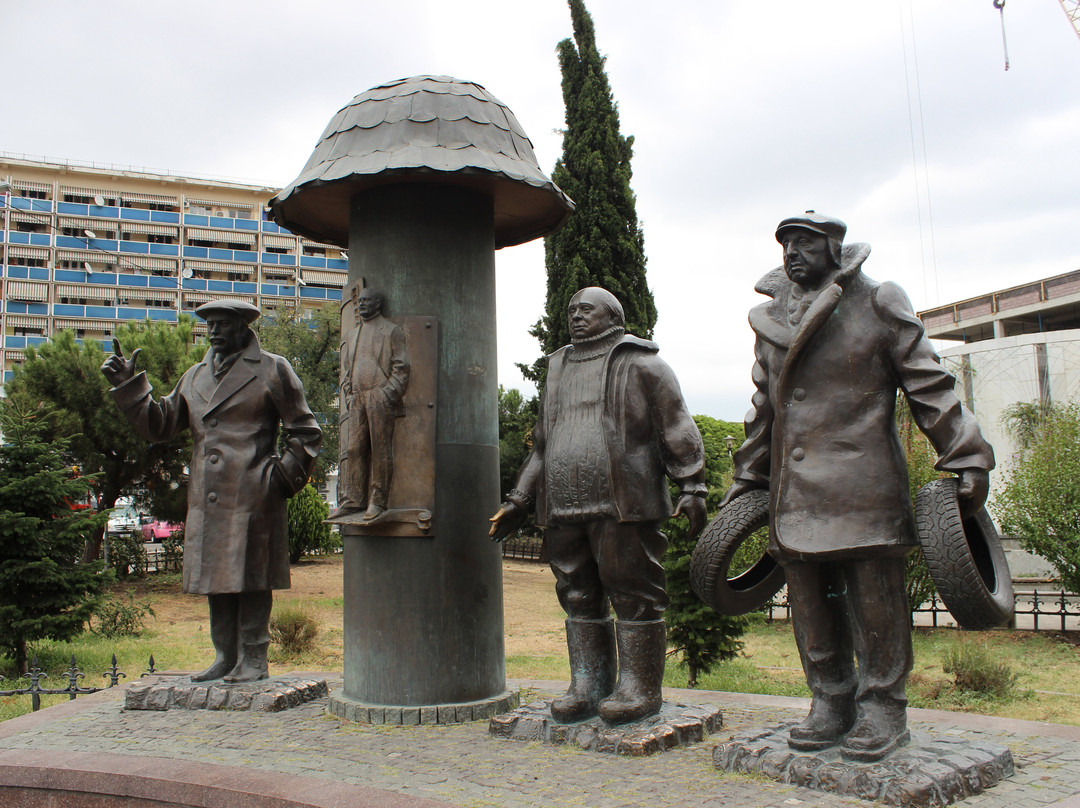 Monument to Characters of Movie Mimino-第比利斯必去景点
