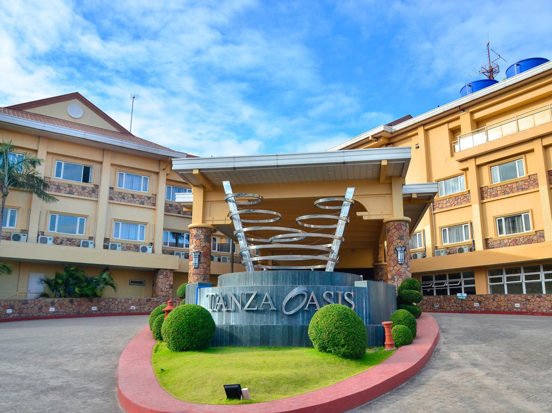 Tanza Oasis Hotel and Resort主图