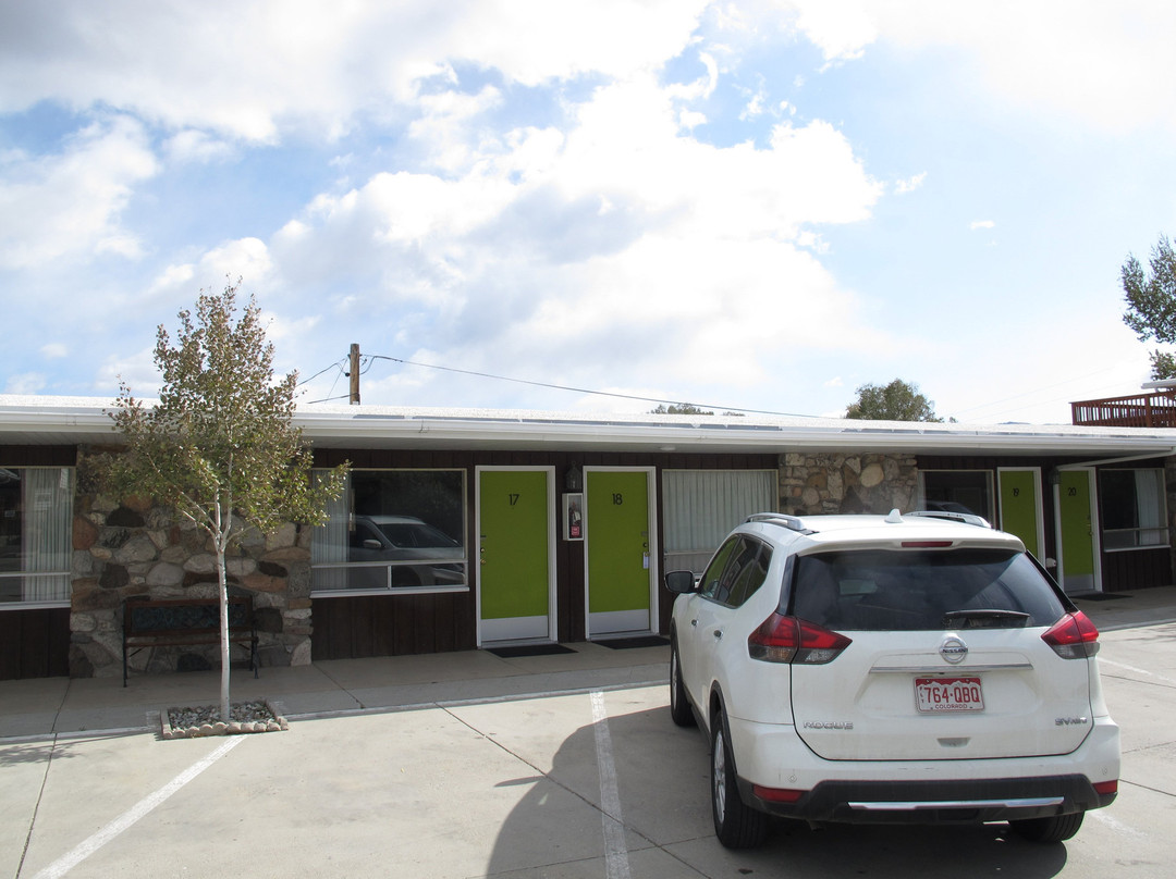 银岭小屋酒店主图