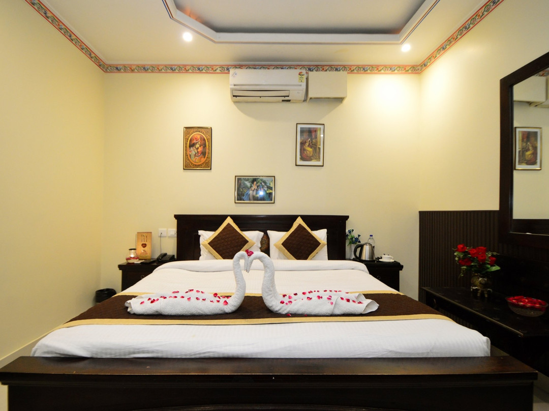 Hotel Surya Garh主图