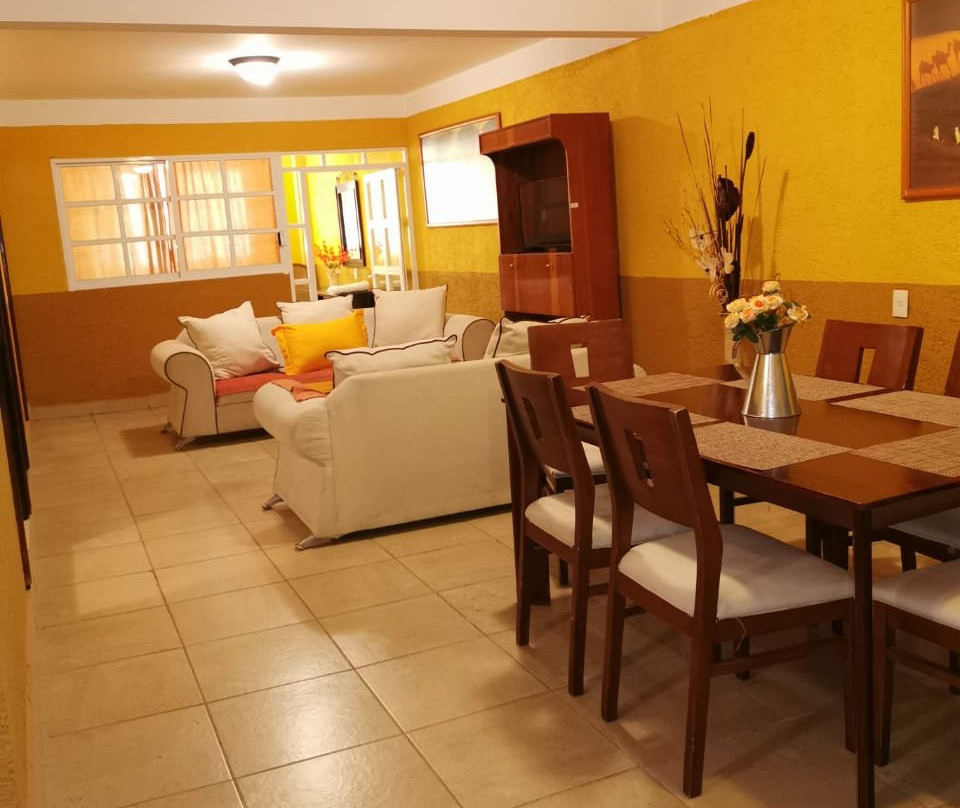 Villa Victoria Piramides主图