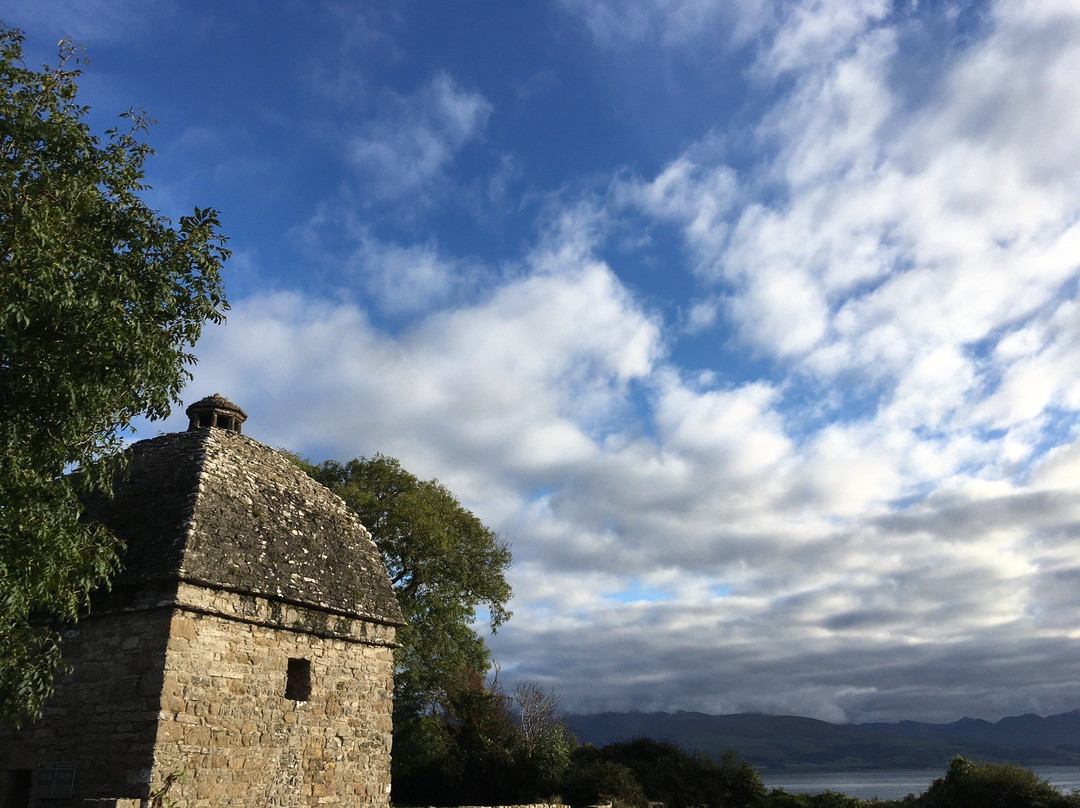 Penmon Priory景点图片