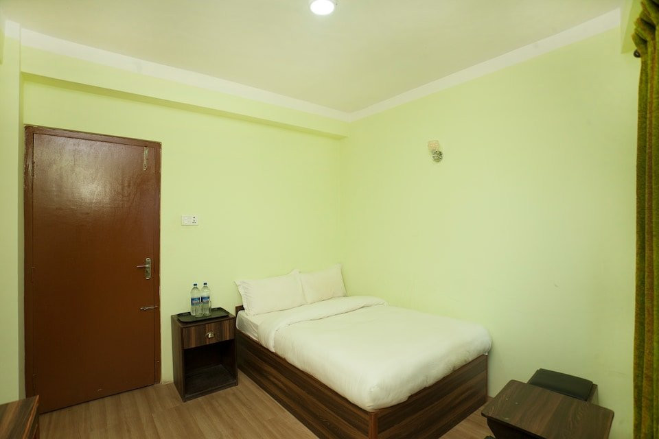 Spot on 464 Hotel Pahuna Ghar主图