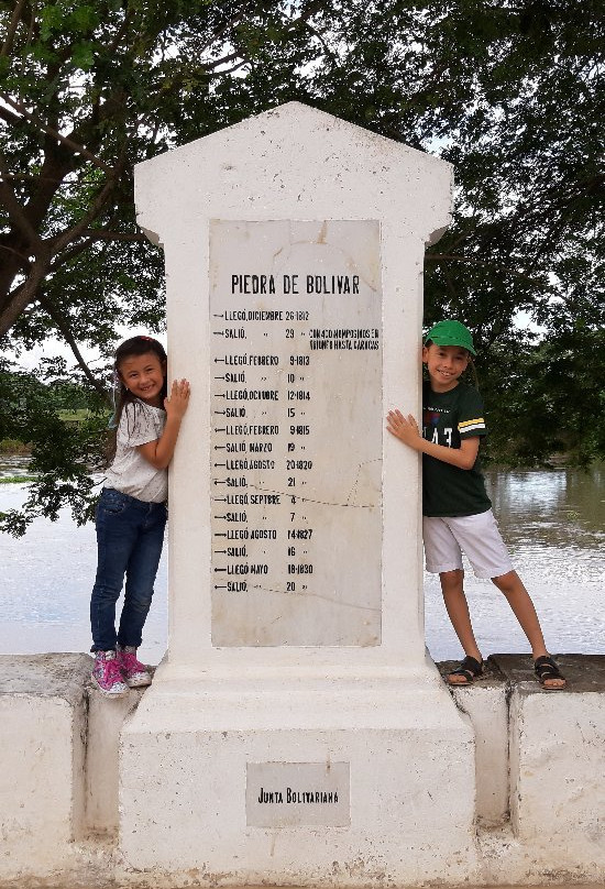 La Piedra de Bolivar-蒙波斯必去景点