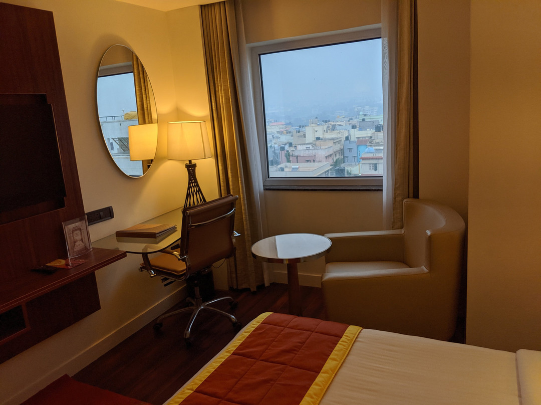 Southend by TGI主图