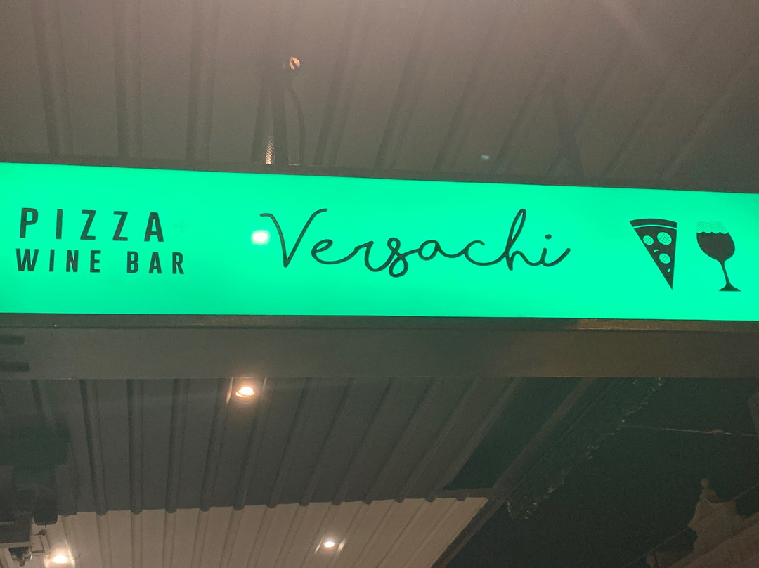Versachis Pizza & Wine Bar
