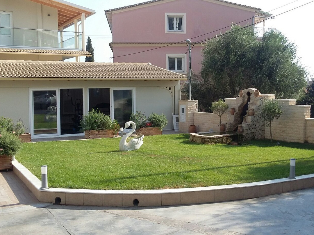 Gikas Aparthotel主图