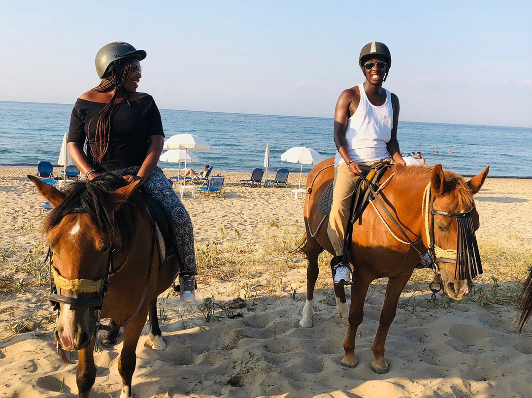 Athina & Dennis Horse Riding Centre-提斯里菲必去景点
