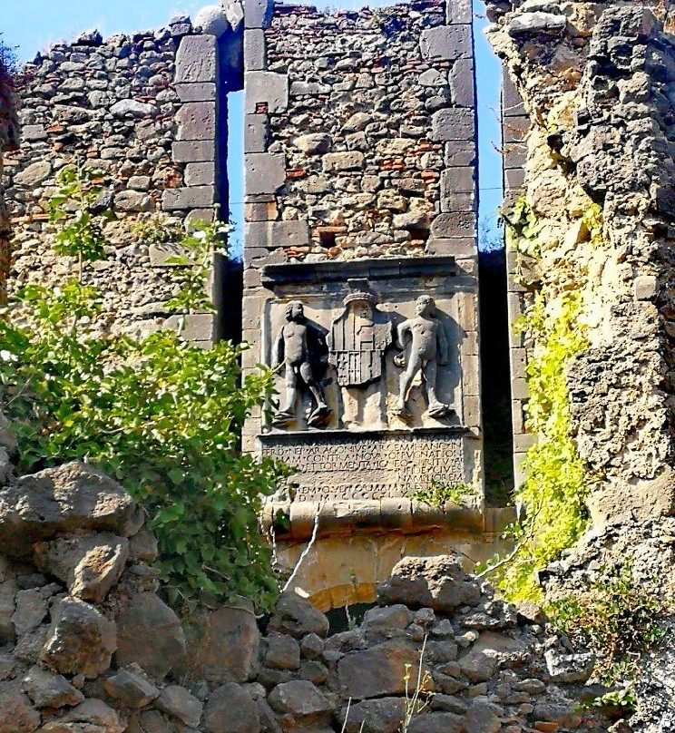 Castello Aragonese景点图片