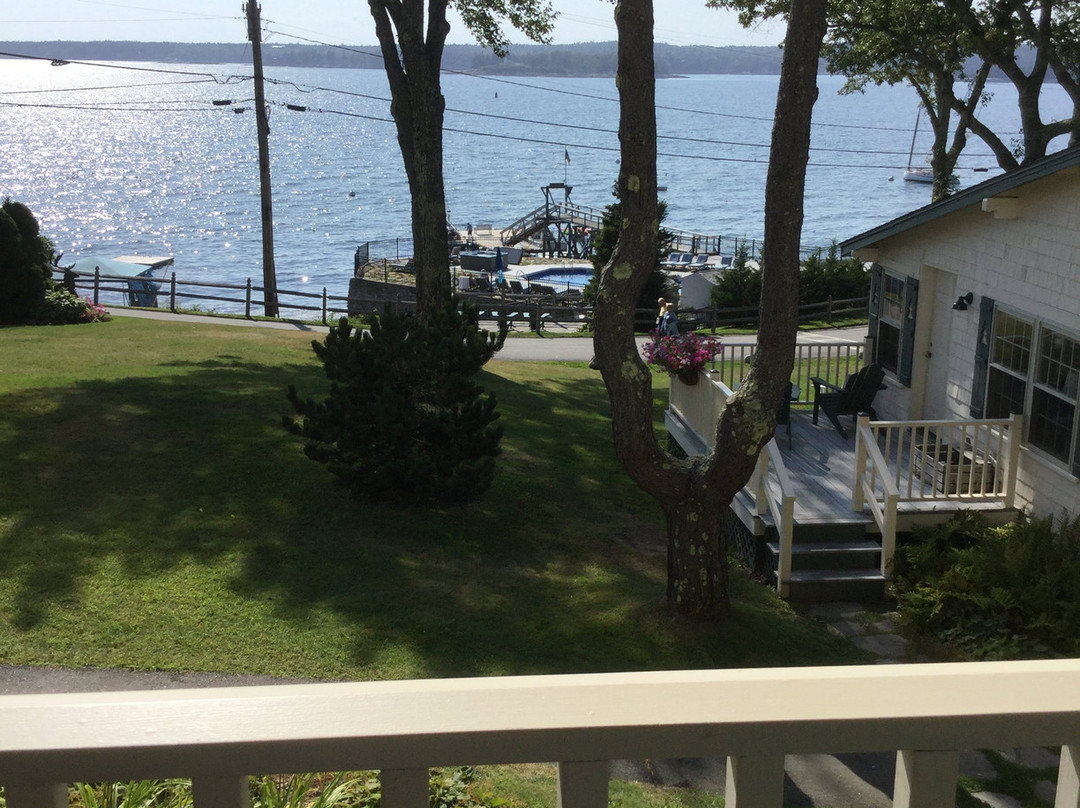 Spruce Point Inn Resort And Spa主图