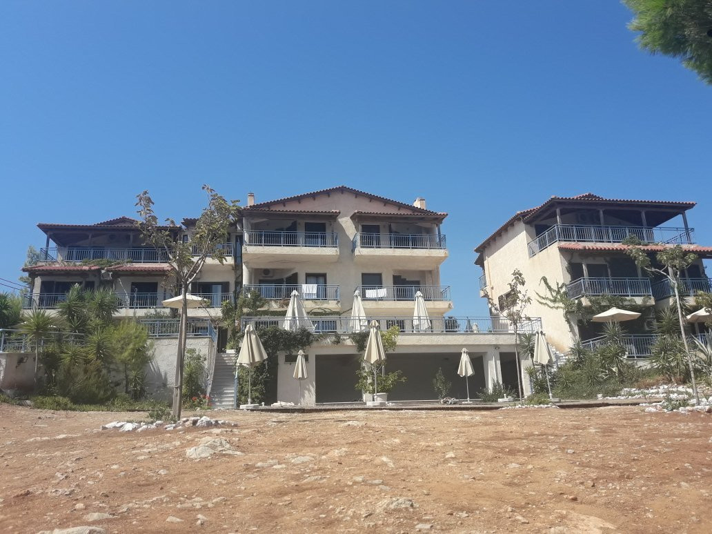 Trizonia Beach Hotel主图