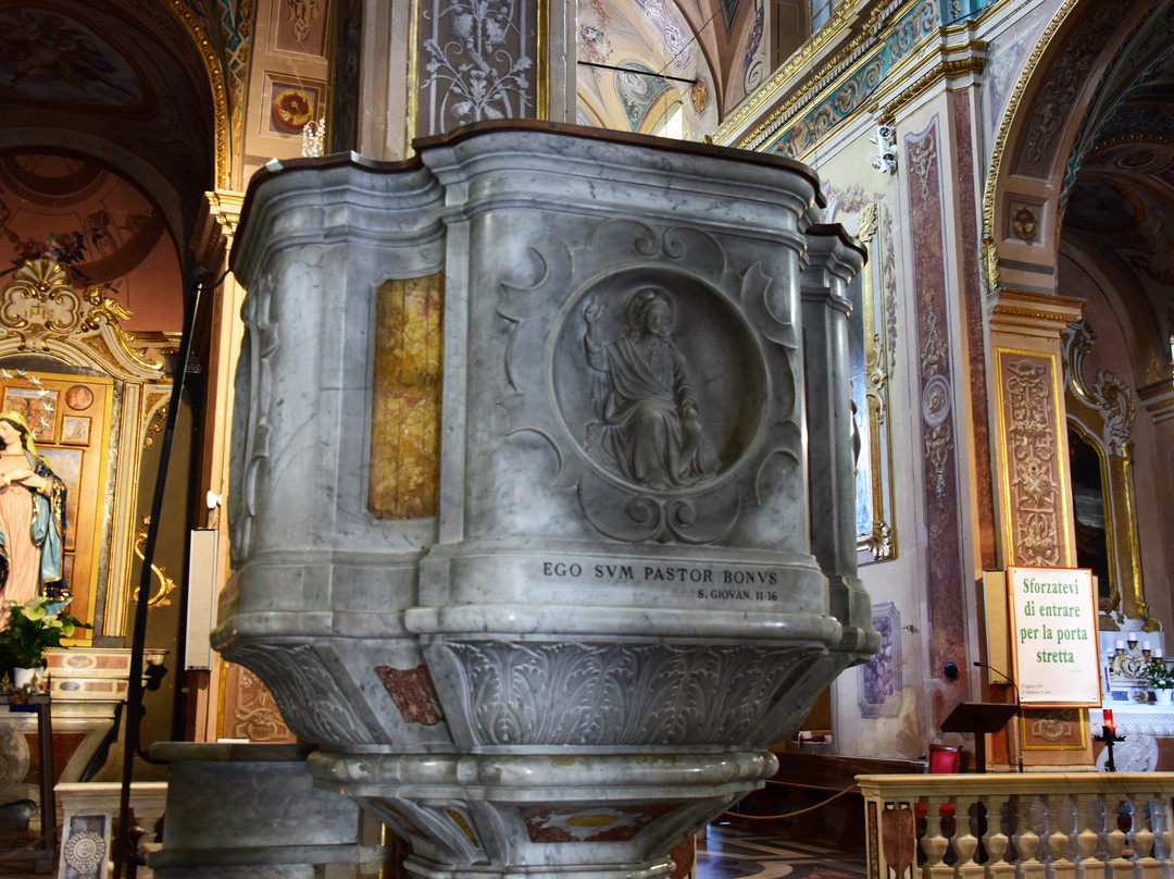 Chiesa dei Santi Nazario e Celso-瓦拉泽必去景点
