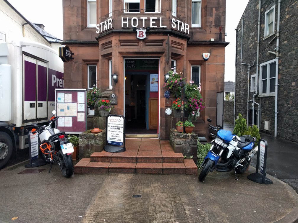 The Famous Star Hotel-官方