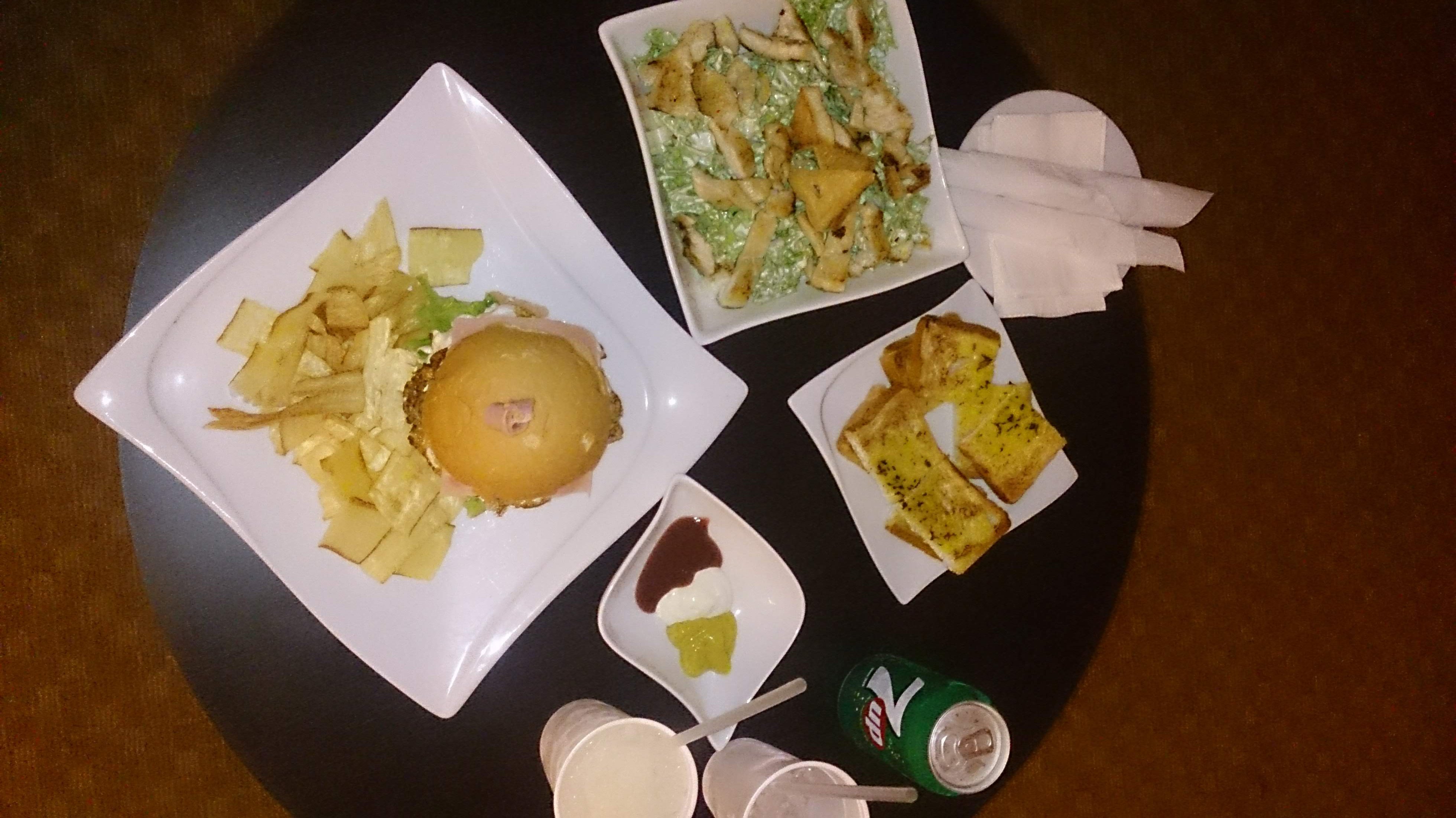 Eco Premium Palaza Meru-餐饮