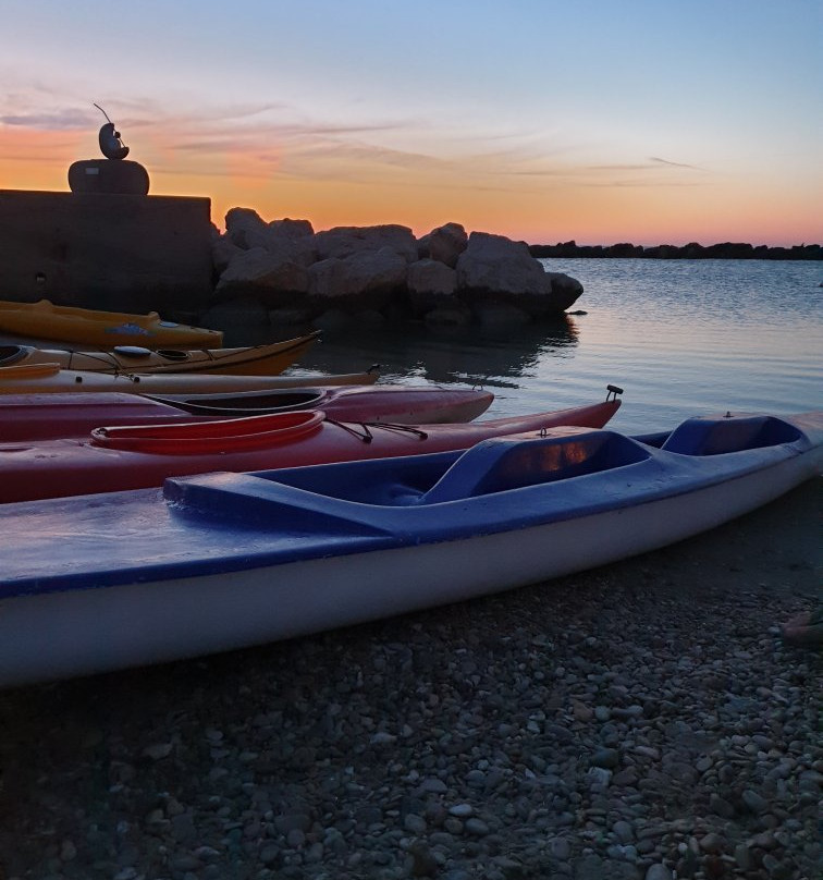 Kayak Picenum景点图片