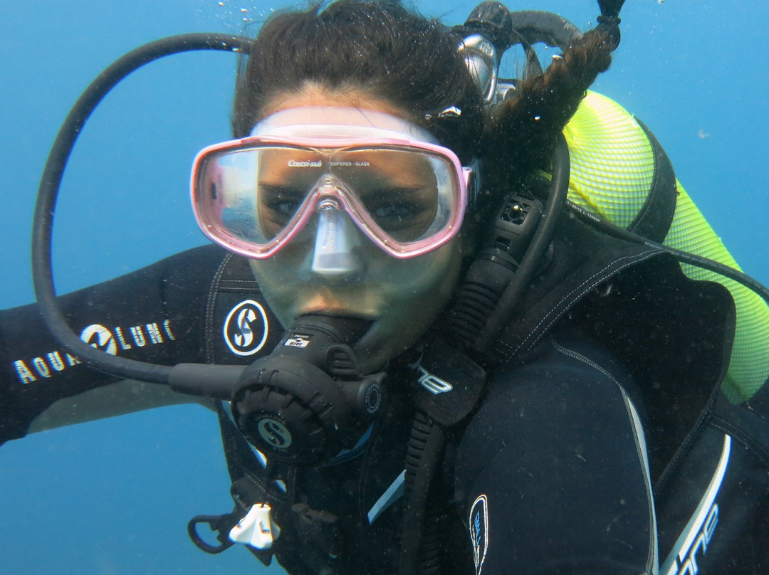 Mike Rapu Diving Center景点图片