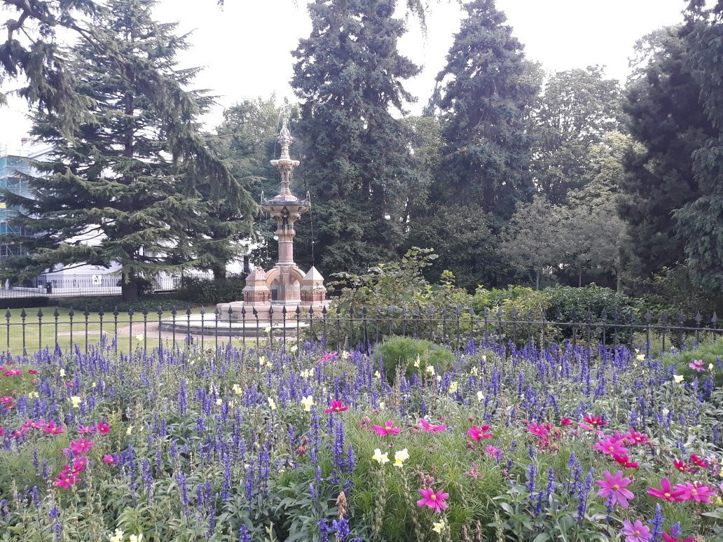 The Hitchman Fountain-皇家利明顿温泉必去景点