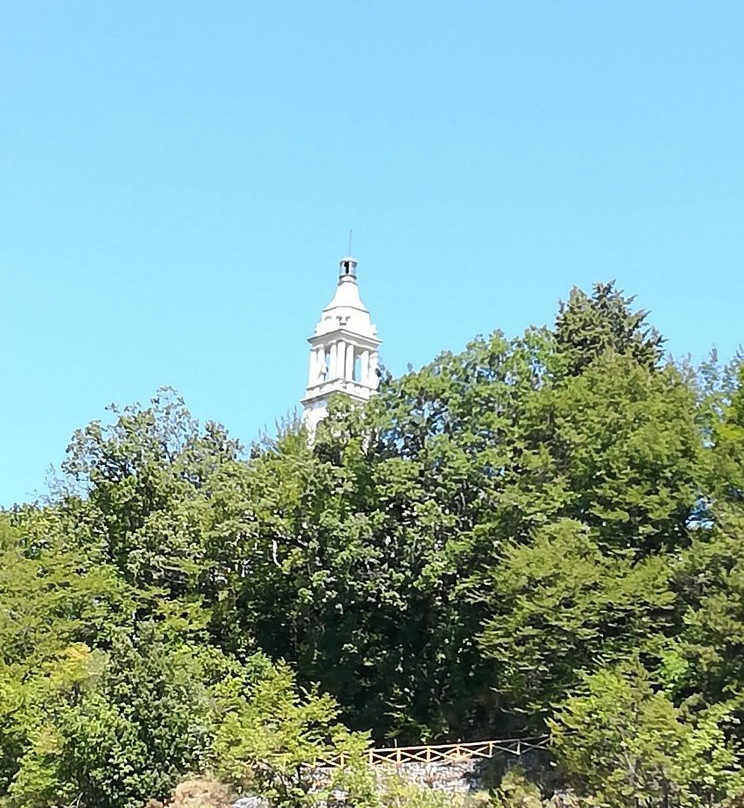 Faro Votivo景点图片