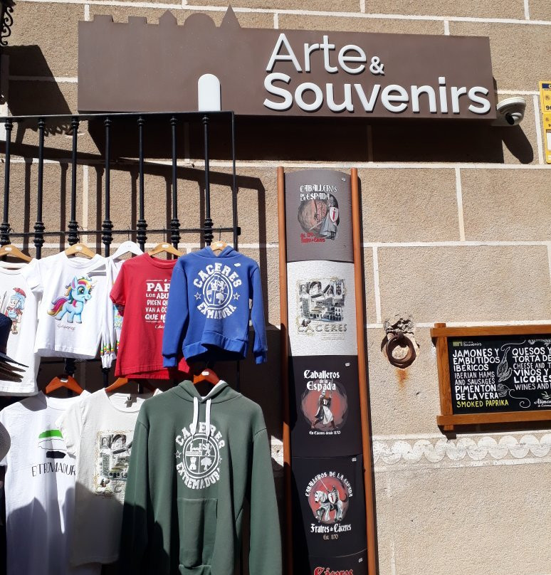 Arte & Souvenirs Cáceres-卡塞雷斯必去景点