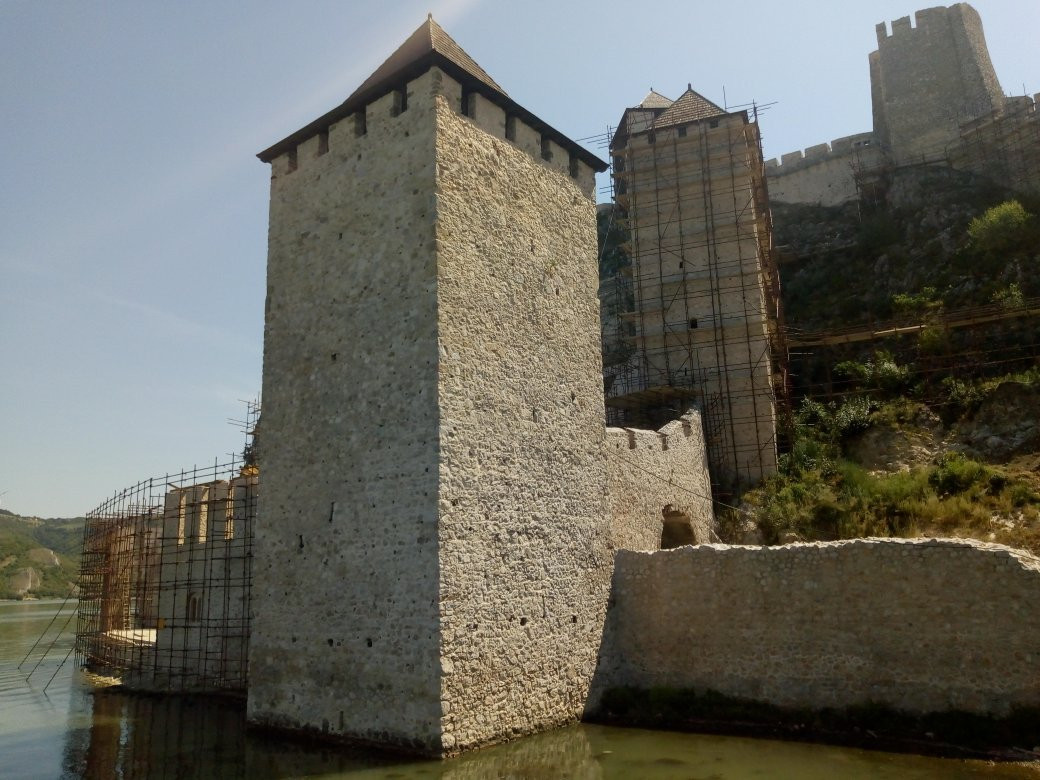 Golubac Fortress景点图片