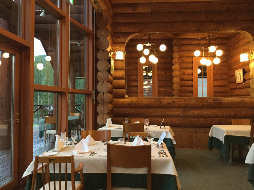 落叶松金山湖酒店主图