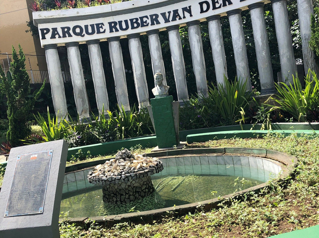 Parque Ruber Van Der Linder (Pau Pombo)-Garanhuns必去景点