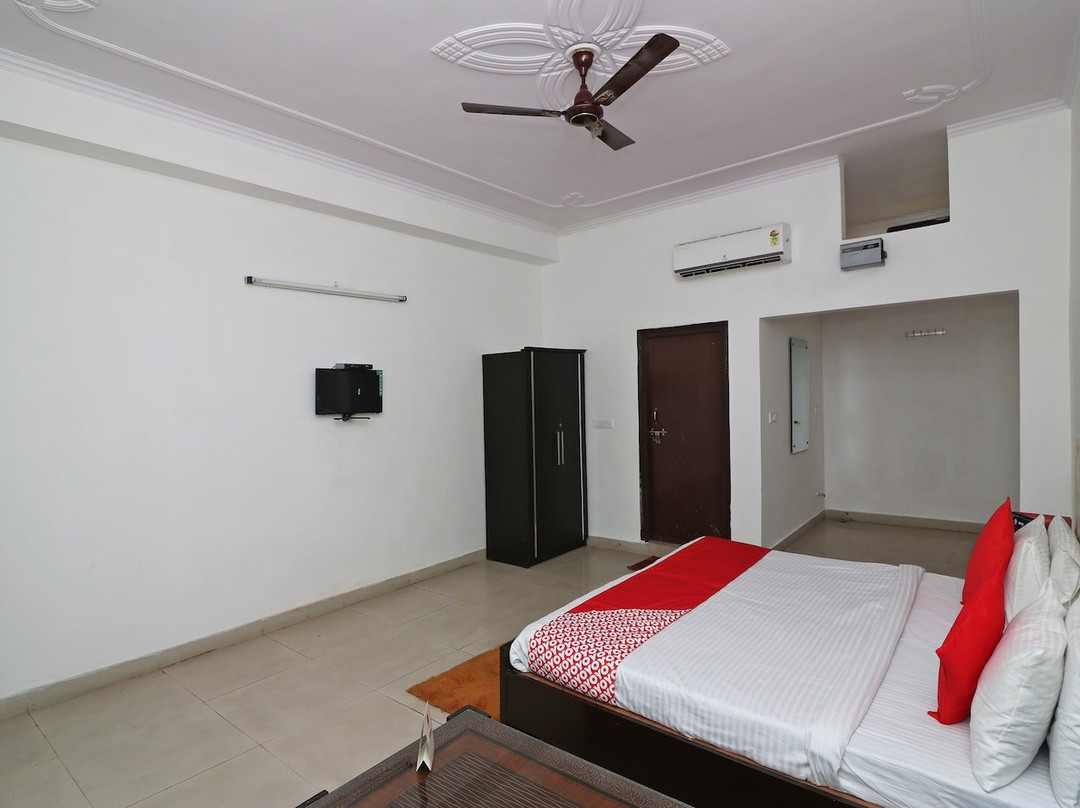 Hotel Virus Bistro and Kitchen主图