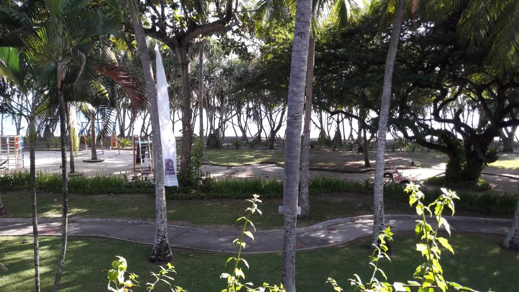 扎亚卡特龙目岛海滩饭店主图