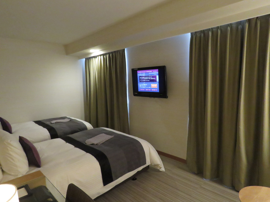 金泽三位神大酒店主图