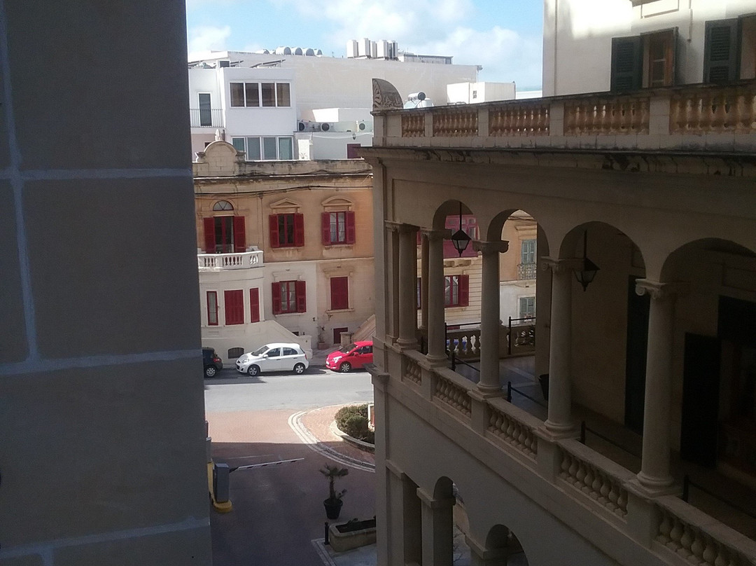 维多利亚酒店主图