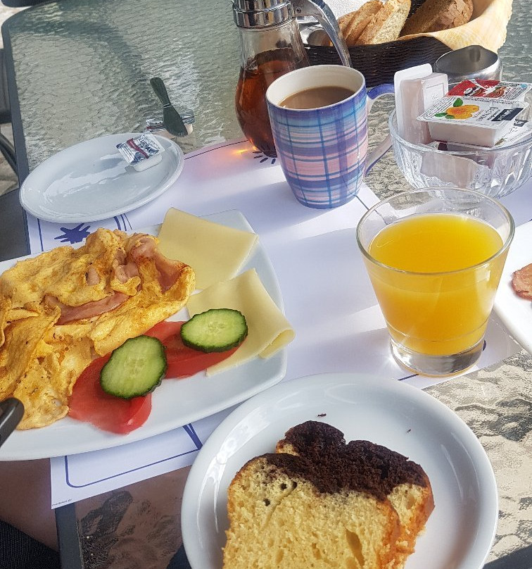 雅典娜酒店主图