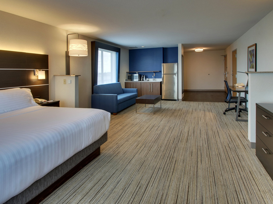 Holiday Inn Express & Suites Morris By IHG主图