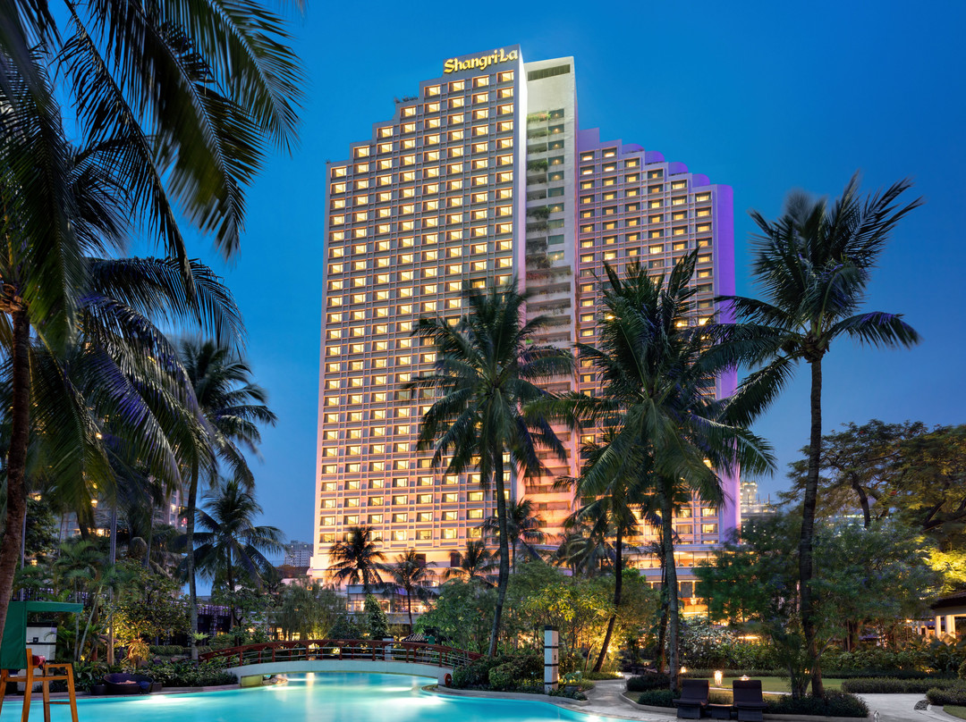 香格里拉酒店主图
