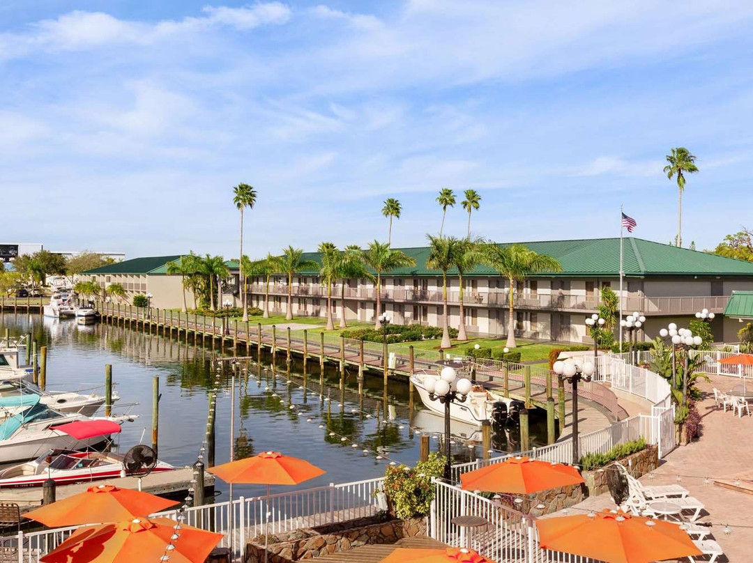 Ramada by Wyndham Sarasota Waterfront主图