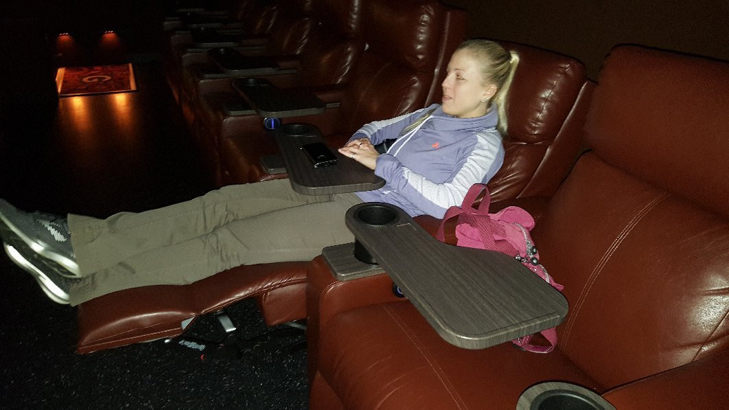 Cinemark 17 And XD-伍德兰兹必去景点