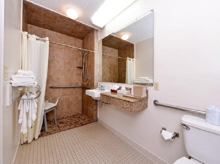 Briarwood Inn of Geneva Inc主图