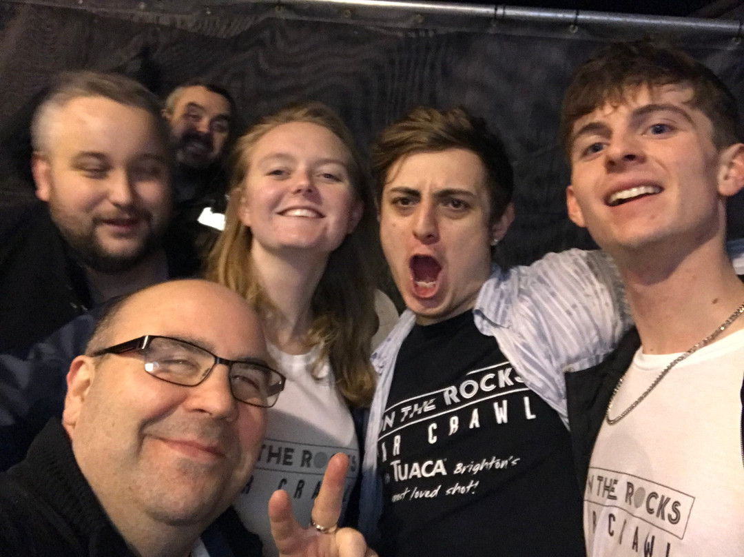 On The Rocks Bar Crawl-布莱顿必去景点