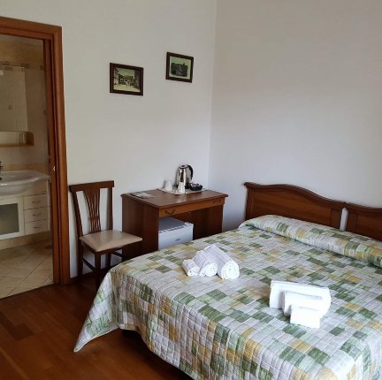 Donna Rachele-官方