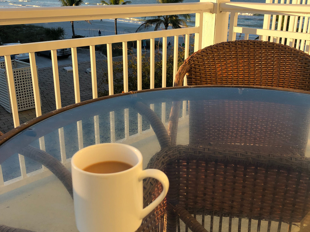 Mainsail Beach Inn主图