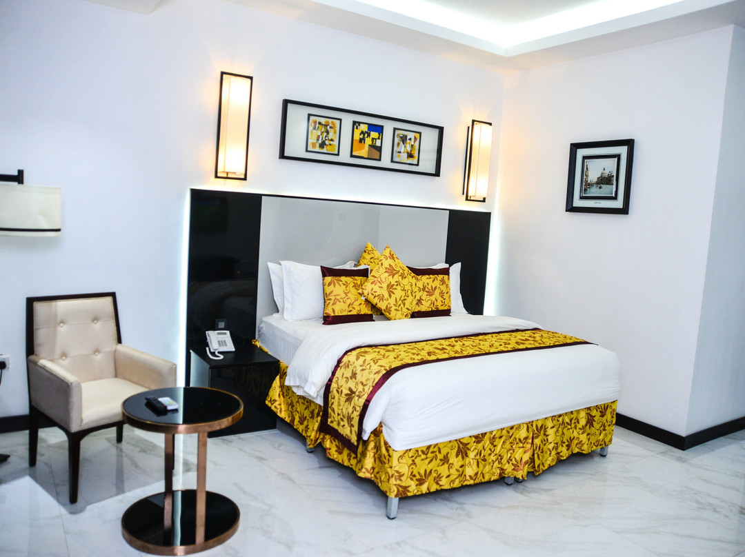 Green Point Hotel主图