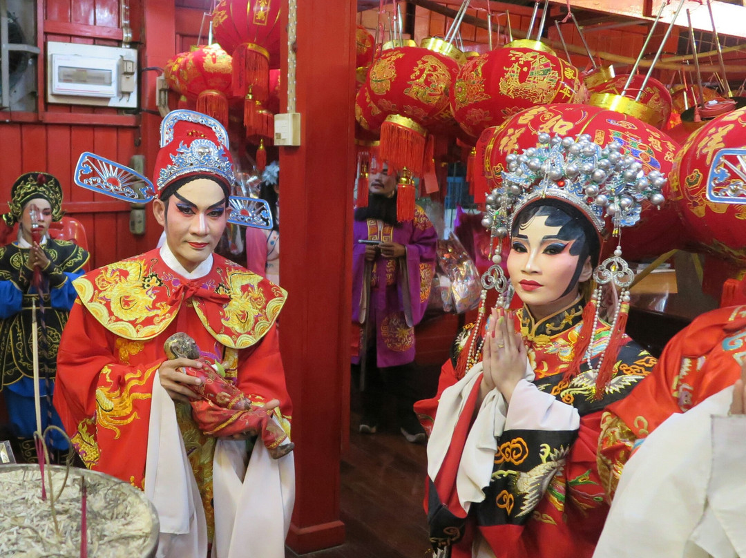 Saan Chao Pho Laolek-因武里必去景点