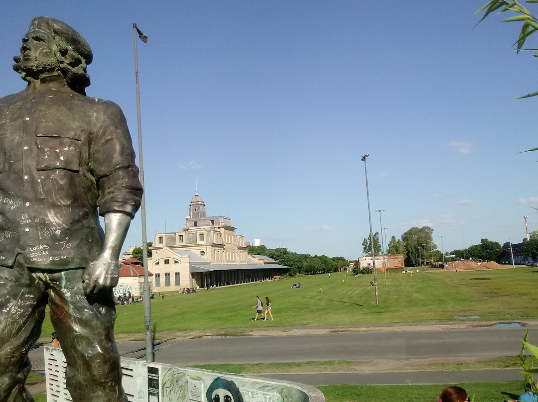 Parque Yrigoyen y Plaza Che Guevara-罗莎里奥必去景点