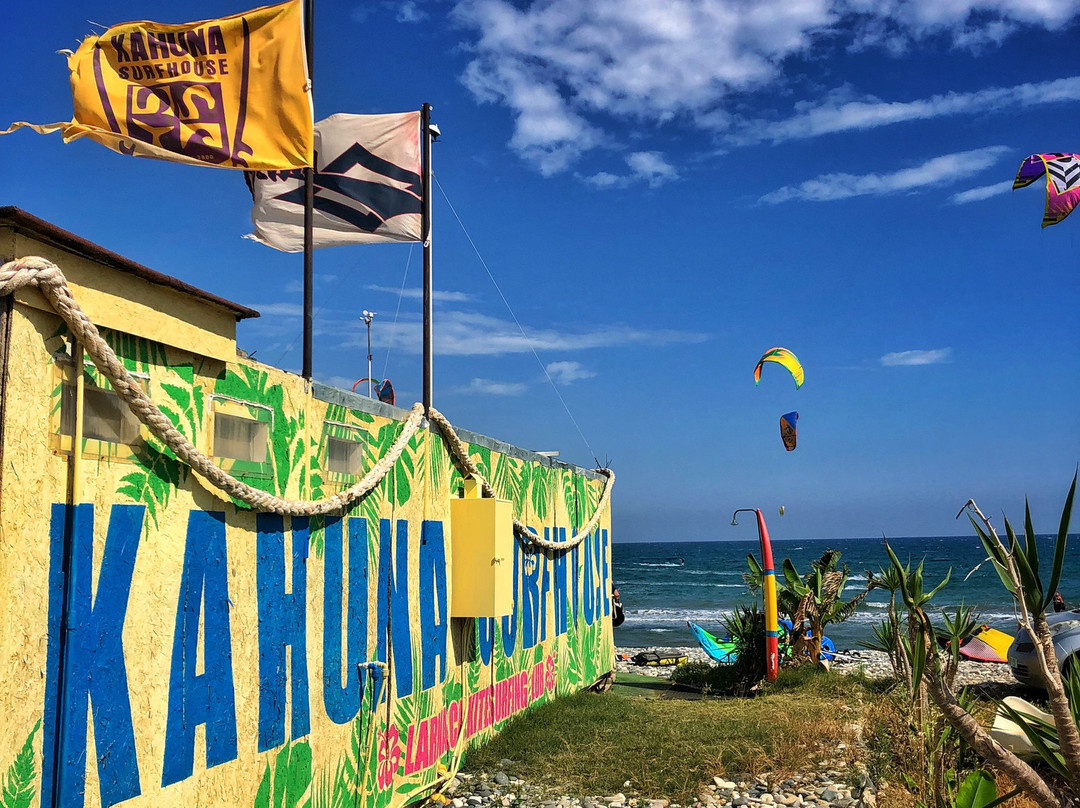 Kahuna Surfhouse Kitesurfing School-Kiti必去景点