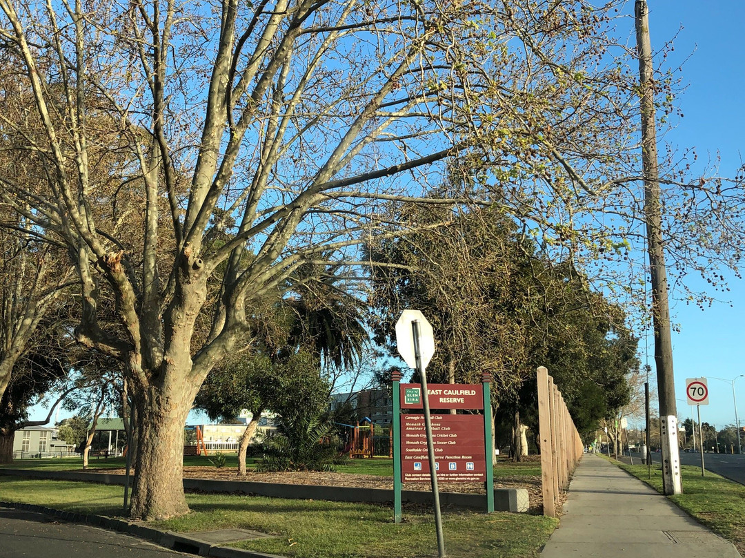 East Caulfield Reserve景点图片