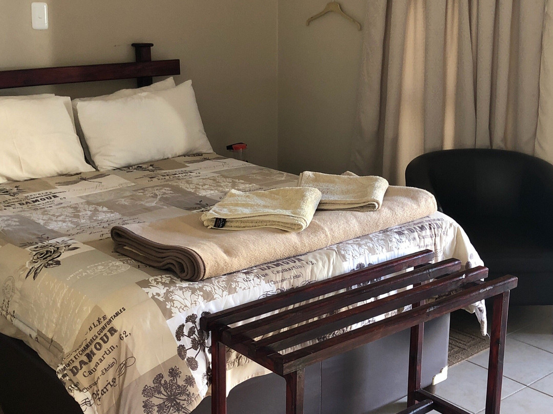 Fox Den Guesthouse主图